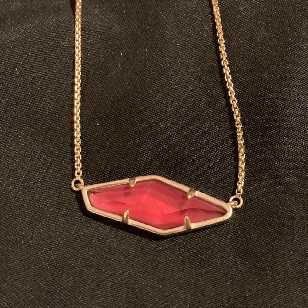 Kendra Scott Beth Pendant In Burgundy Illusion